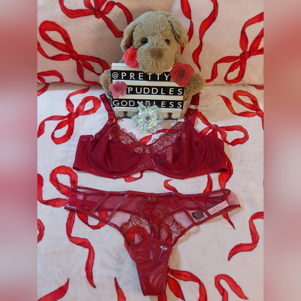 ❤️ 44D & XXL VS Very Sexy Midnight Affair Rose Embroidery Faux Leather Thong ❤️